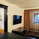 Cezari Lejlighed 3*